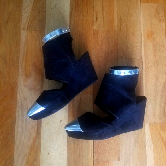 Stunning open heel platform shoes from DIVIDED by H&M - Picture 2 of 4